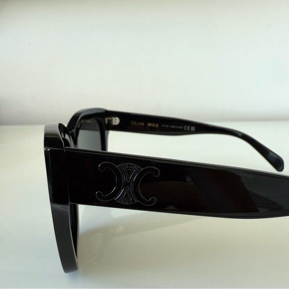NEW!!! Celine Triomphe Sunglasses CL40253F 01A Authentic Retail 520$ - Picture 6 of 9